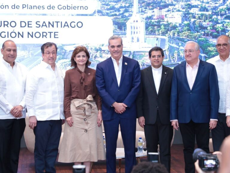 Abinader se compromete a desarrollar nuevos proyectos de infraestructura en Santiago
