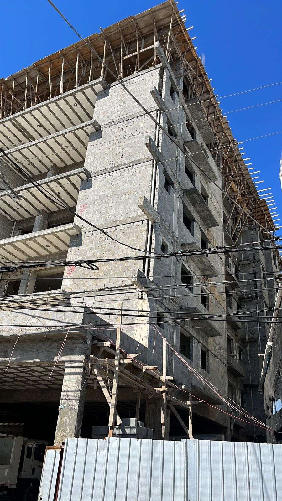Ministro de la Vivienda pide a constructores mejorar diseño de planos para acelerar permisos