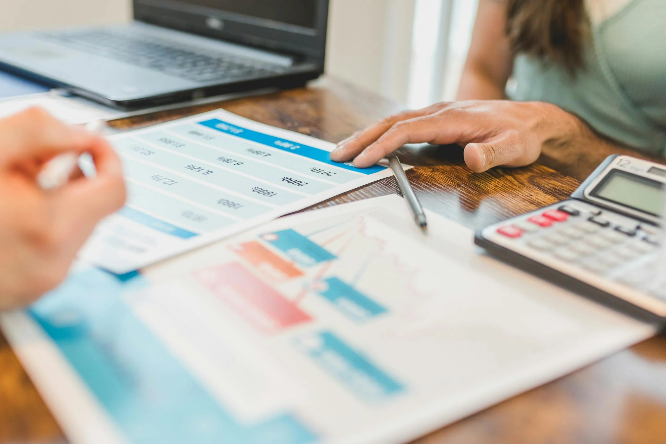 Realizan en el país la primera encuesta para medir indicadores de agentes inmobiliarios