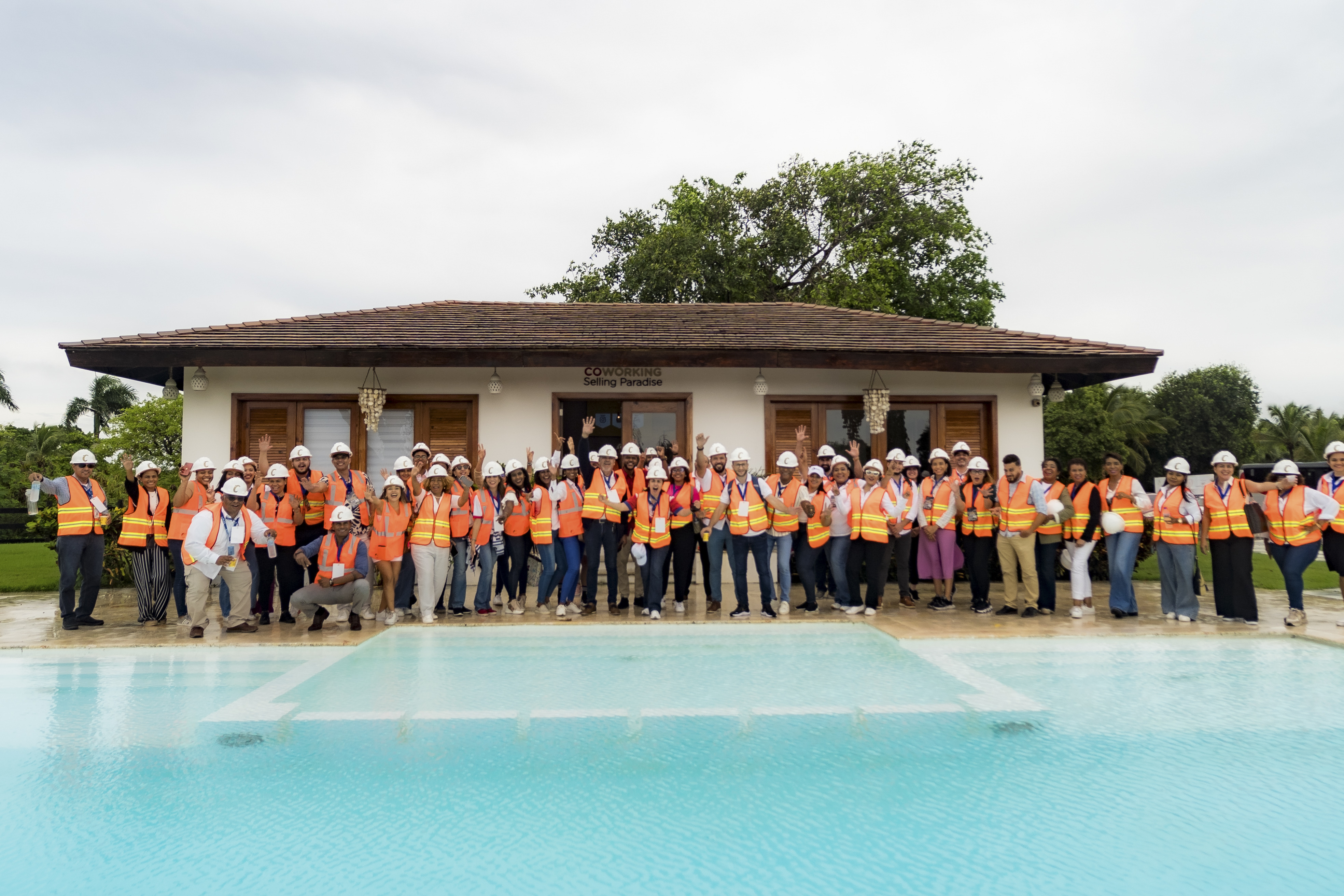 Cana Rock ofrece tours a firmas inmobiliarias para explicarles avances de obras en construcción