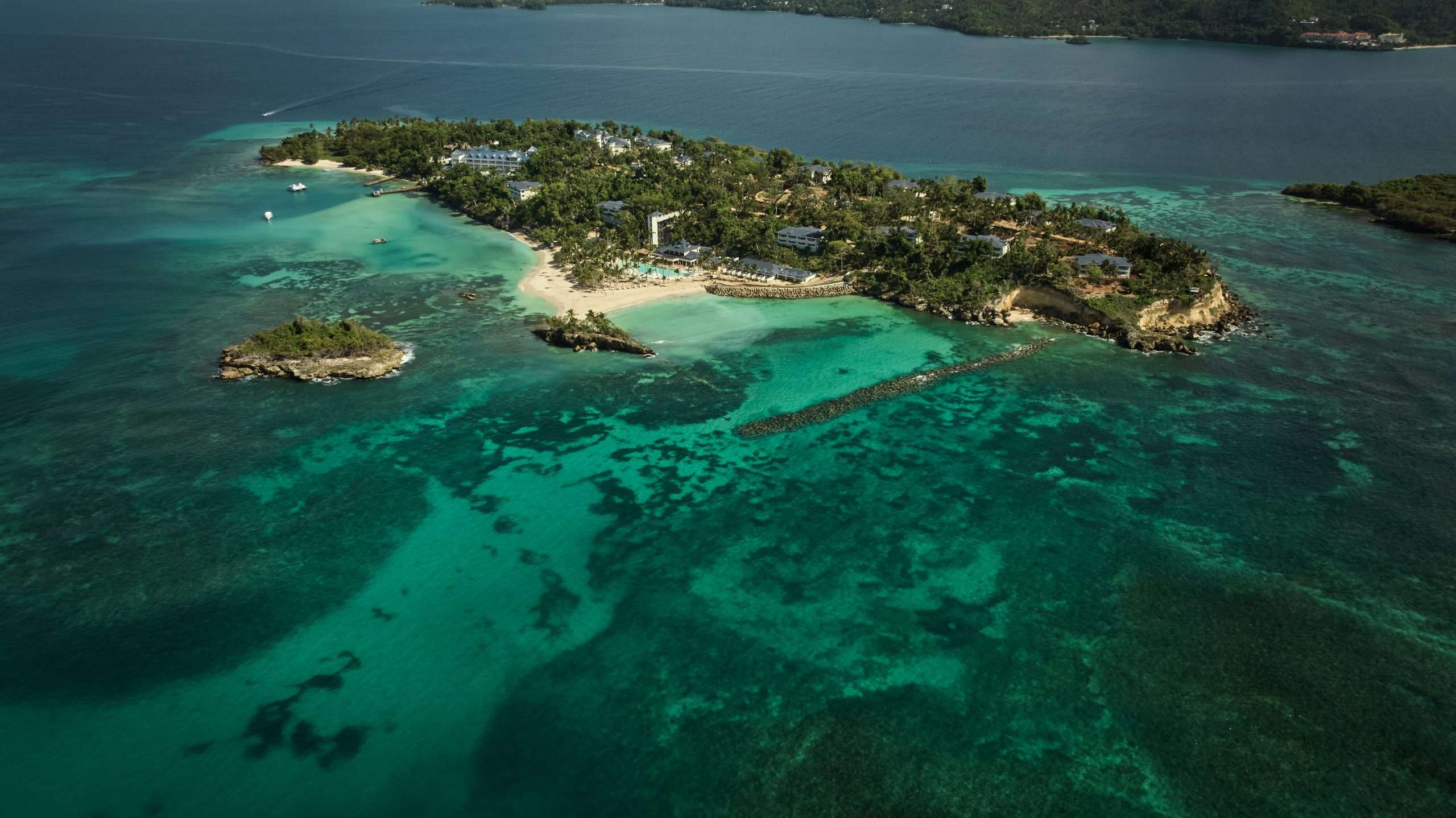 Con reconocimientos acumulados y aportes para la región noreste, celebran primer aniversario de Cayo Levantado Resort