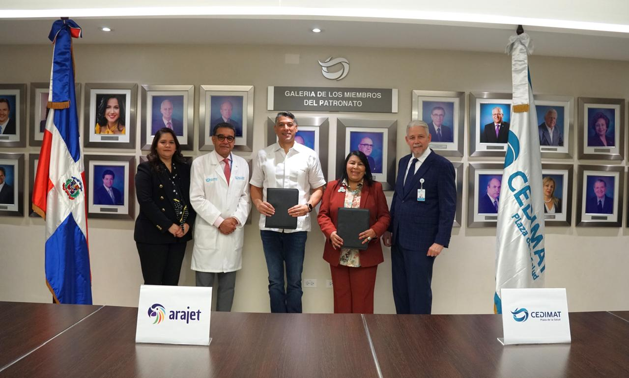 Cedimat y Arajet firman acuerdo para impulsar turismo médico en el país
