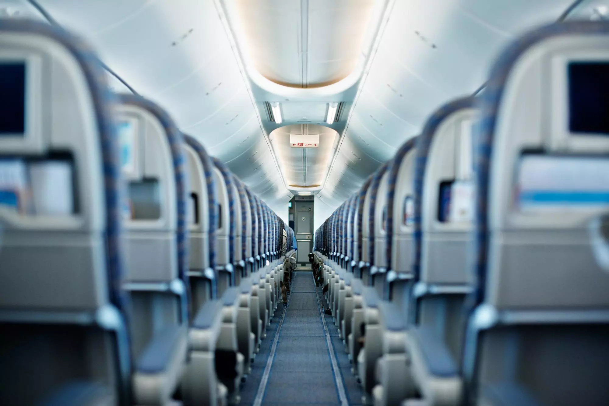 El truco de cojín en el avión: apréndetelo para tu próximo viaje