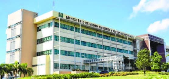 Ministerio Medio Ambiente dice sentirse “extrañado” con comunicado de constructores