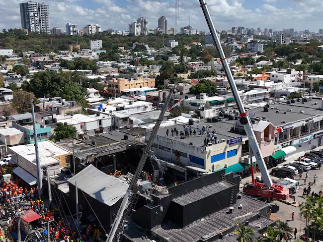 Fallo por resonancia habría causado colapso del techo en discoteca Jet Set, según estructuralista