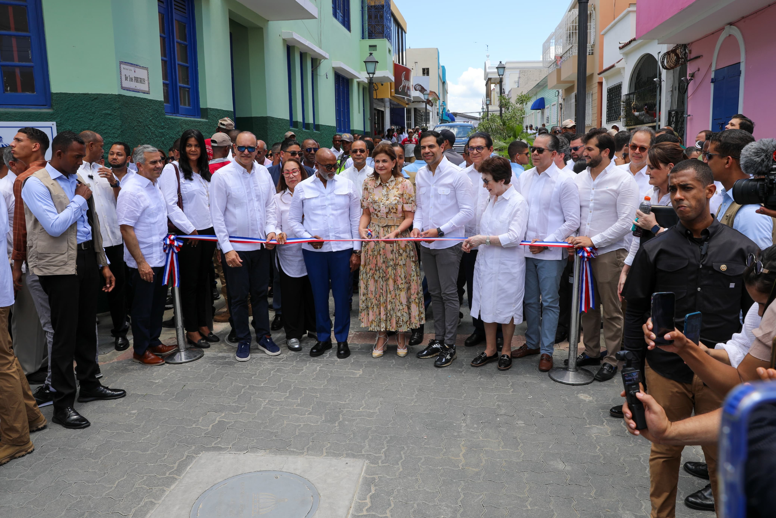 Gobierno inaugura varias obras en el Centro Histórico de Santiago