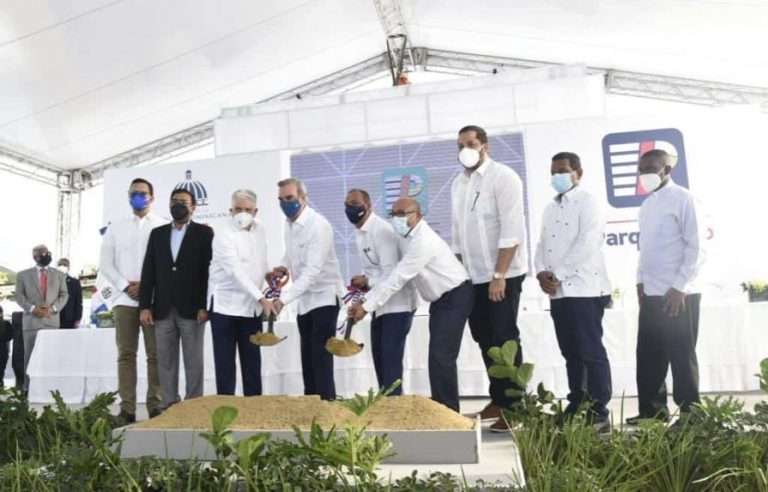 Estos son los detalles del edificio de parqueos Centro de los Héroes I, cuyos trabajos iniciaron ayer