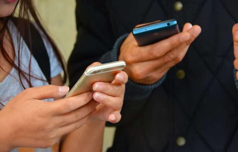 Redes sociales han potenciado relación entre bancos y usuarios, según informe