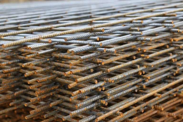 Builders say steel prices are soaring again; cement prices are also expected to rise this week