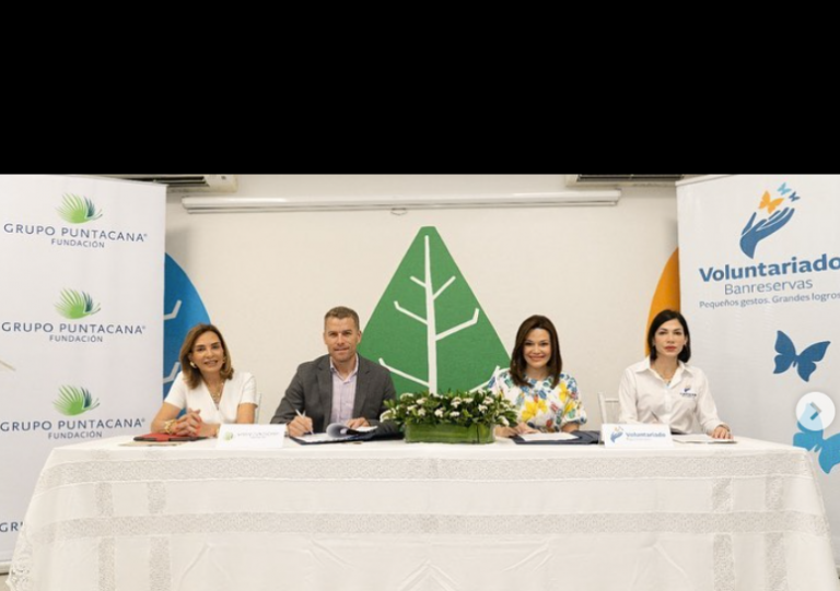 Este es el acuerdo firmado entre la Fundación Grupo Puntacana y el voluntariado Banreservas