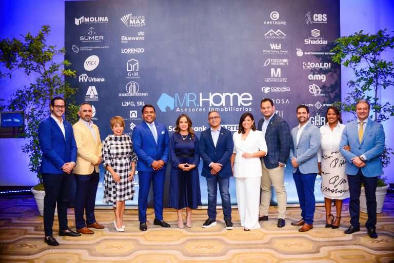 «Blue Night» Mr Home brindó por 11 años de experiencia y anunció su revolución digital