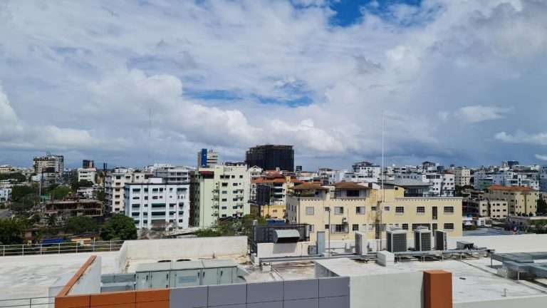 Diez noticias que debes saber este martes; ADOCEM convoca a encuentro en la semana del clima