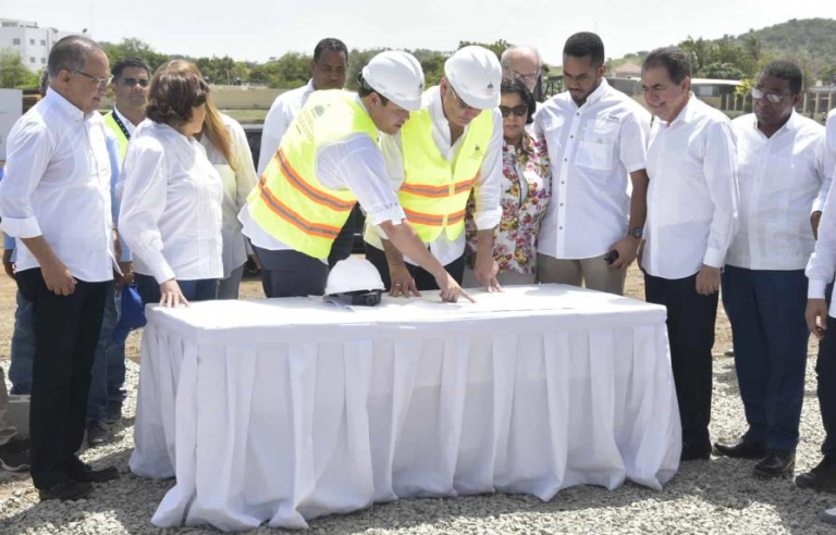 9 mil metros cuadrados y una inversión de más de RD$980 millones, servirán de soporte para construir la UASD-Baní