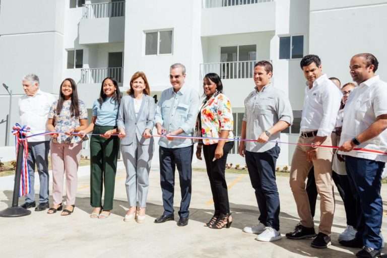 La Barranquita de Santiago celebrou a chegada de 50 casas para famílias daquela comunidade