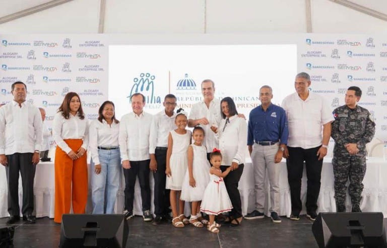 Gobierno inaugura 120 viviendas de bajo costo en Los Alcarrizos