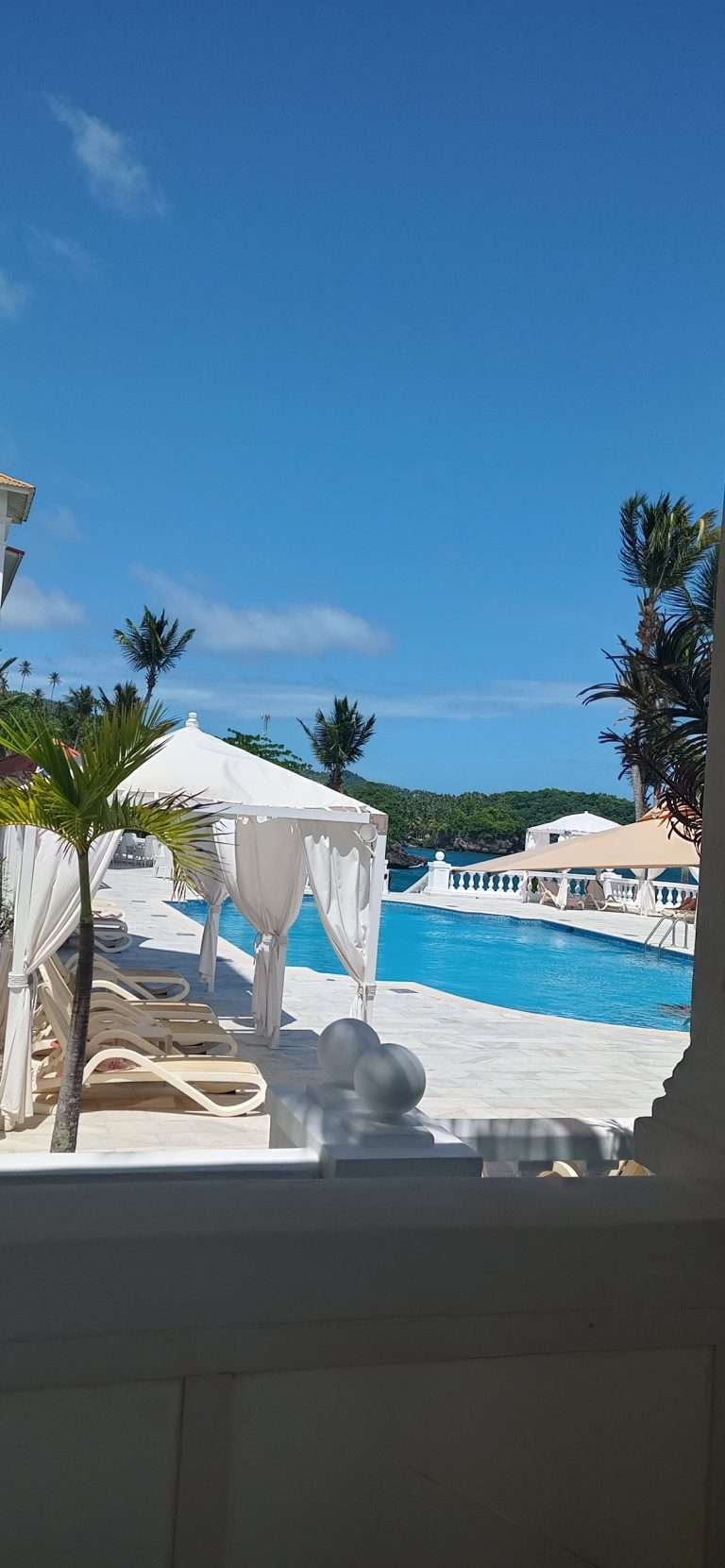 Empresas firman acuerdo de colaboración para mejorar conectividad en hoteles