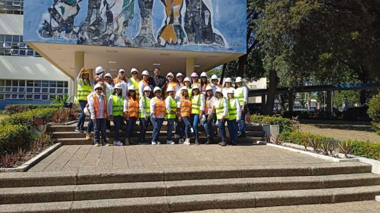 Mujeres de la pequeña y mediana empresa piden mayor inserción de la población femenina en el sector construcción dominicano