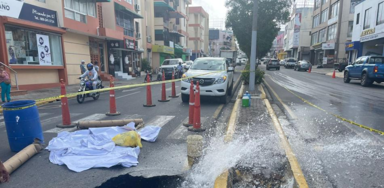 Se hunde un tramo de la avenida Las Carreras en Santiago de los Caballeros