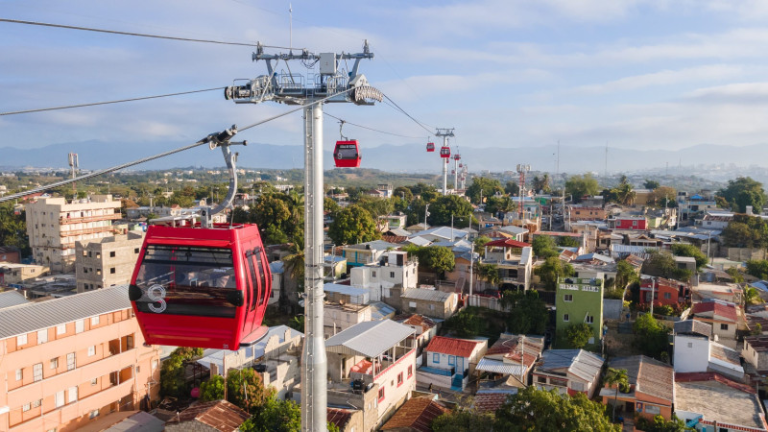 A partir de 1º de maio de 2024, os usuários do teleférico de Santiago pagarão RD$35 pesos