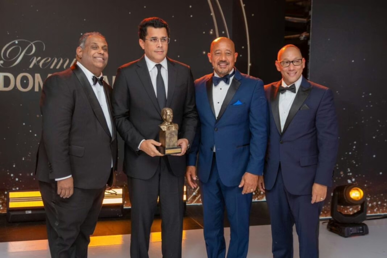 David Collado recibe el “Dominicanísimo 2024 Excelencia de la Patria”