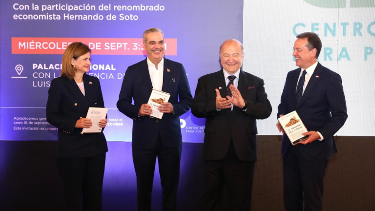 Gobierno asegura entregó cerca de 110,000 títulos de propiedad en cuatro años