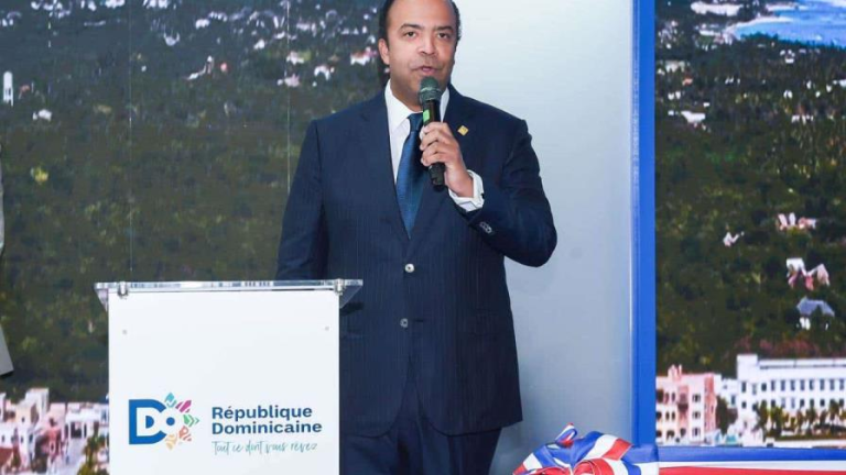 Banreservas gestiona en feria de París, la inversión en turismo