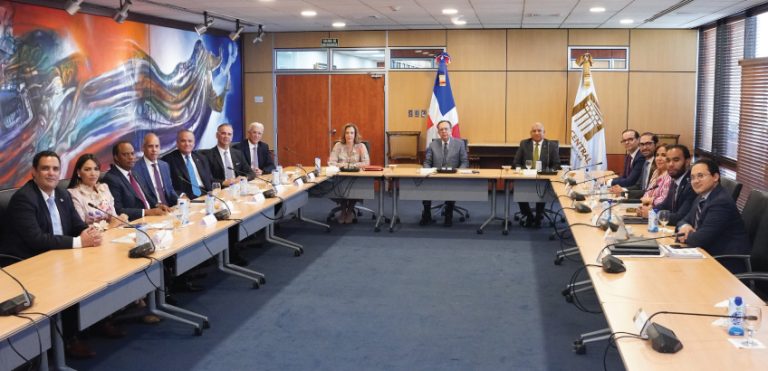 Destaca clima favorable para la inversión en el país