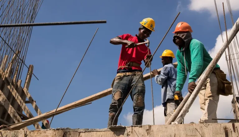 Estudio revela uso mano de obra haitiana en la construcción genera ahorro de hasta un 60% en determinadas etapas