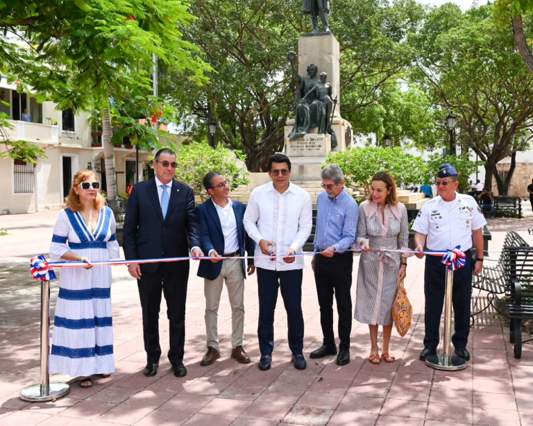 Mitur reinaugura el parque Duarte y deja abierta la calle Las Mercedes en Ciudad Colonial