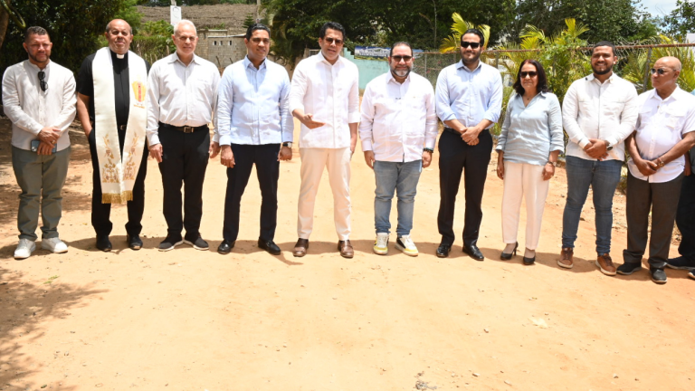 Turismo deja iniciada reconstrucción de vía de acceso en Jarabacoa