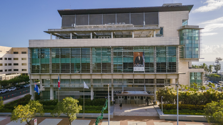 Aplazan para el 2 septiembre audiencia sobre revisión medida de coerción implicado en mala práctica inmobiliaria