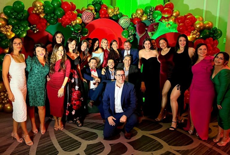 El Team Ariel Grasso realizó su cena de Navidad junto a actores del sector inmobiliario El Team Ariel Grasso realizó su cena de Navidad junto a actores del sector inmobiliario