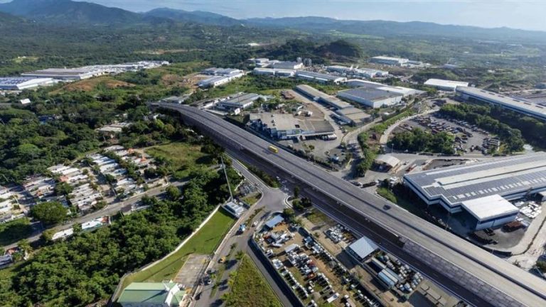 Obras Públicas anuncia licitación para construir elevado km 28 de la autopista Duarte