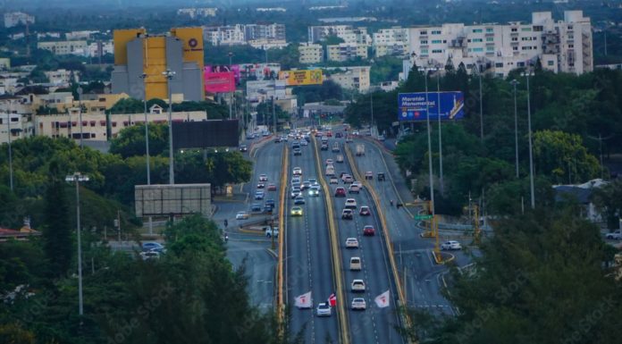 Juan Pablo Duarte Highway in the city of Santiago de los Caballeros.