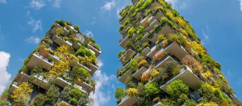 L'un des exemples les plus emblématiques de conception urbaine régénératrice est Bosco Verticale, conçu par Stefano Boeri Architects.