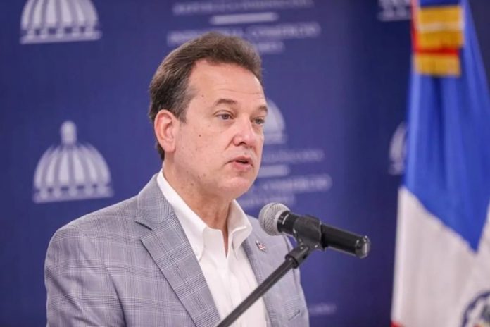 Nieuwe benoemingen binnen het Ministerie van Huisvesting, Leefomgeving en Gebouwen en de erebenoeming van Ito Bisonó bij Infamicasa.
