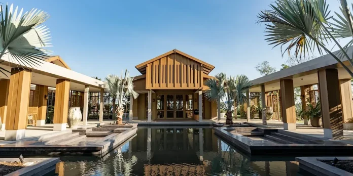 L'un des exemples les plus représentatifs du tourisme du sommeil est le RAKxa Integrative Wellness Retreat, situé à Bang Krachao, connu comme le « poumon vert » de Bangkok.